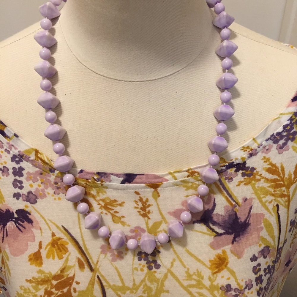 Vintage light purple and white beaded necklace